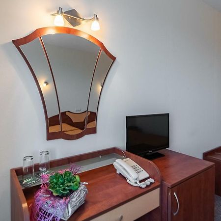 Adamo Hotel Varna Exterior photo